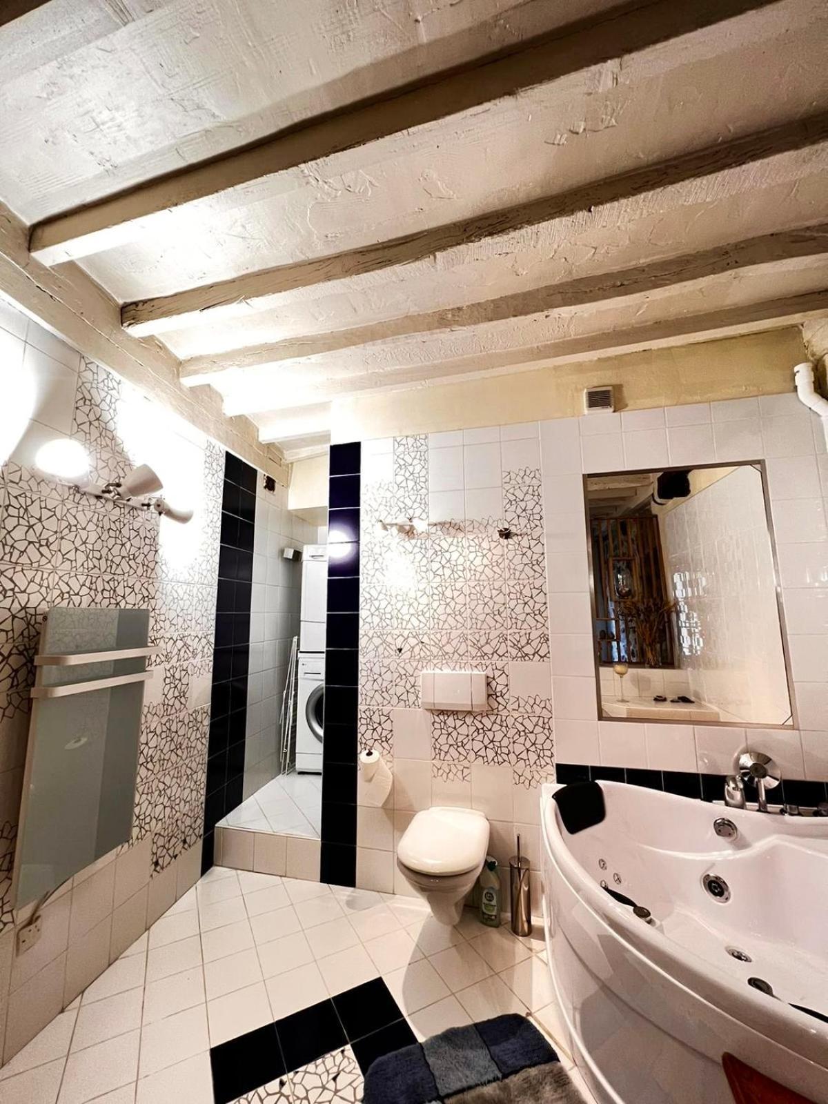L'Elegante - Maison De Ville Avec Bains A Remous - Parking Inclus Saint-Paul-de-Vence Eksteriør bilde